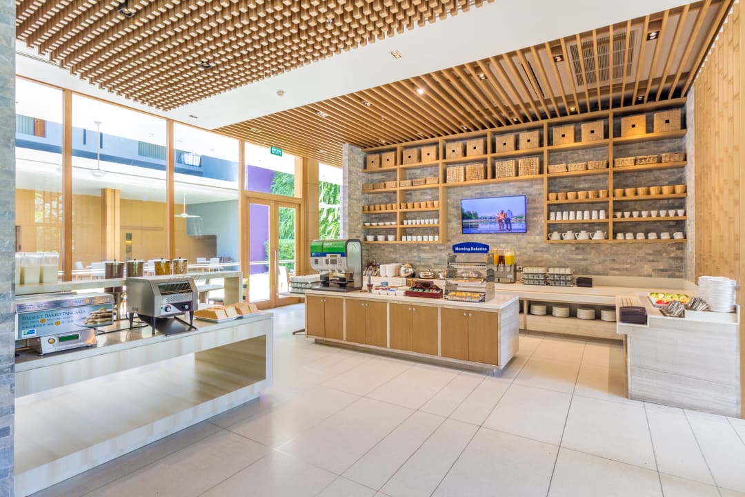 Restaurant Holiday Inn Express Phuket Patong Beach Central