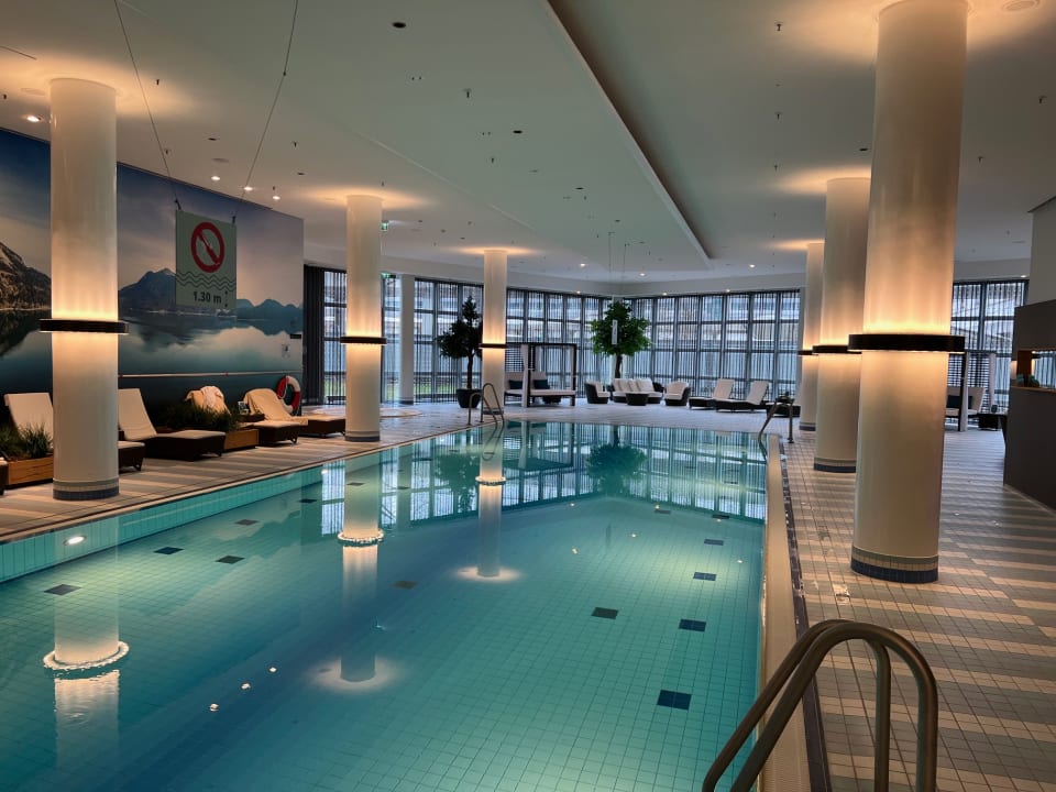Pool Hilton Munich Airport