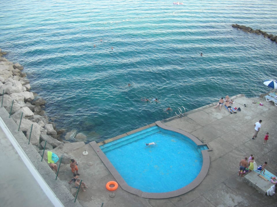 Brodzik przed hotelem Hotel Istra - Liburnia