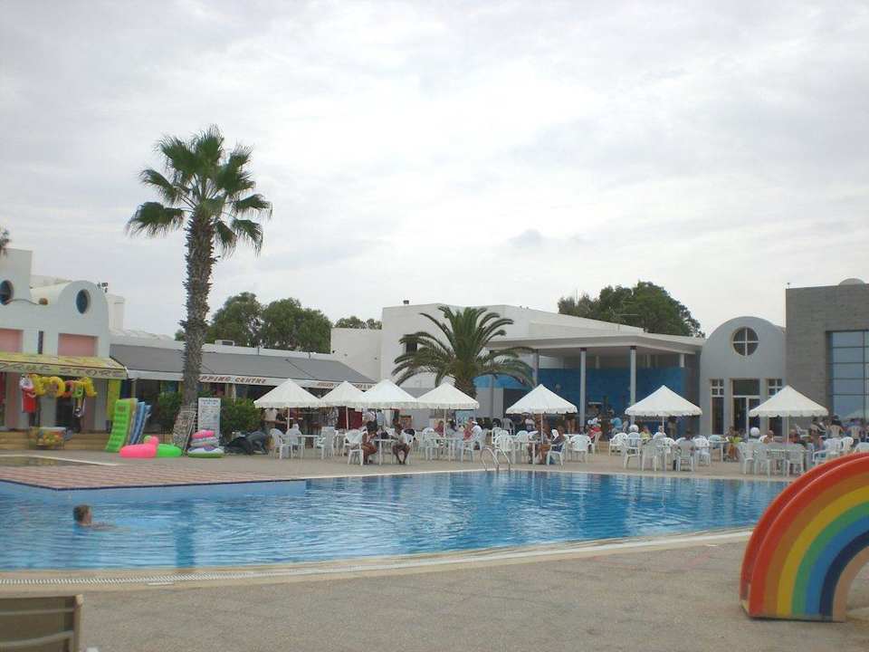 Pool Eden Club