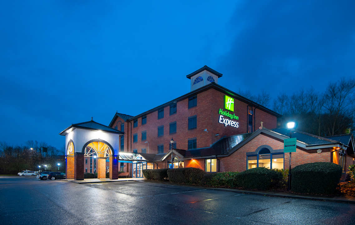 Außenansicht Holiday Inn Express Stafford M6, Jct. 13