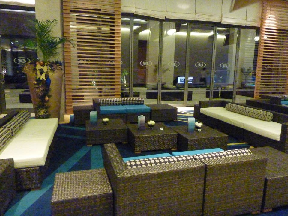 Lobby Crowne Plaza Hotel Yas Island