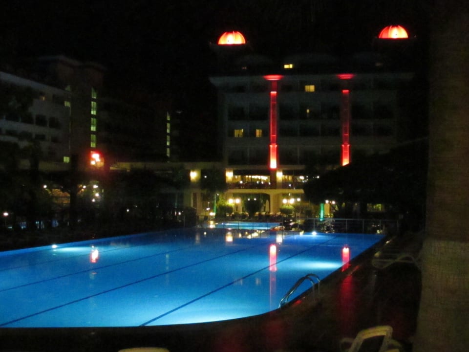 Pool bei Nacht Aydinbey Kings Palace & Spa