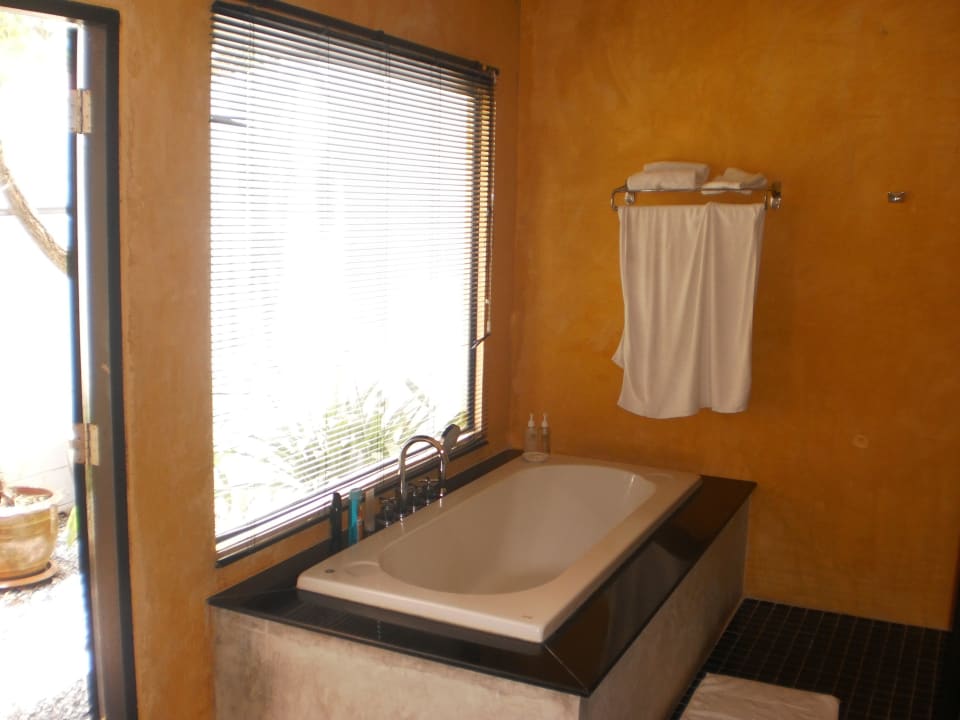 Badezimmer The Old Phuket - Karon Beach Resort