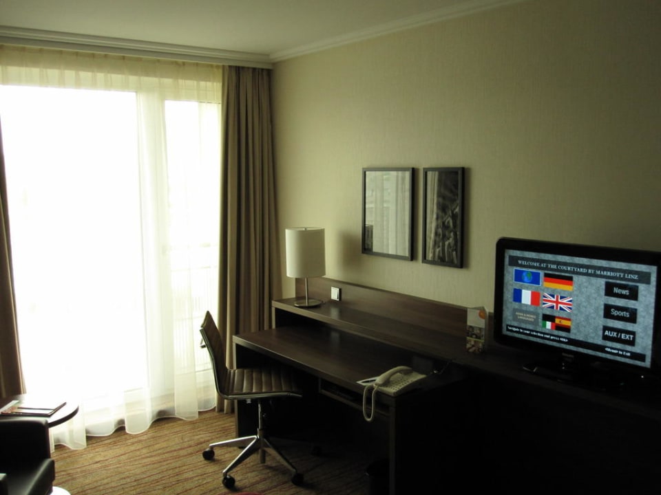 Geräumiges Zimmer Hotel Courtyard by Marriott Linz
