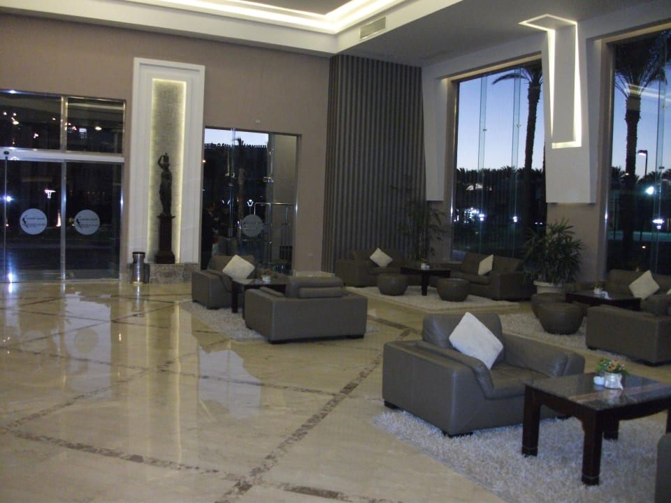 Lobby spiegelblank Beach Albatros Resort