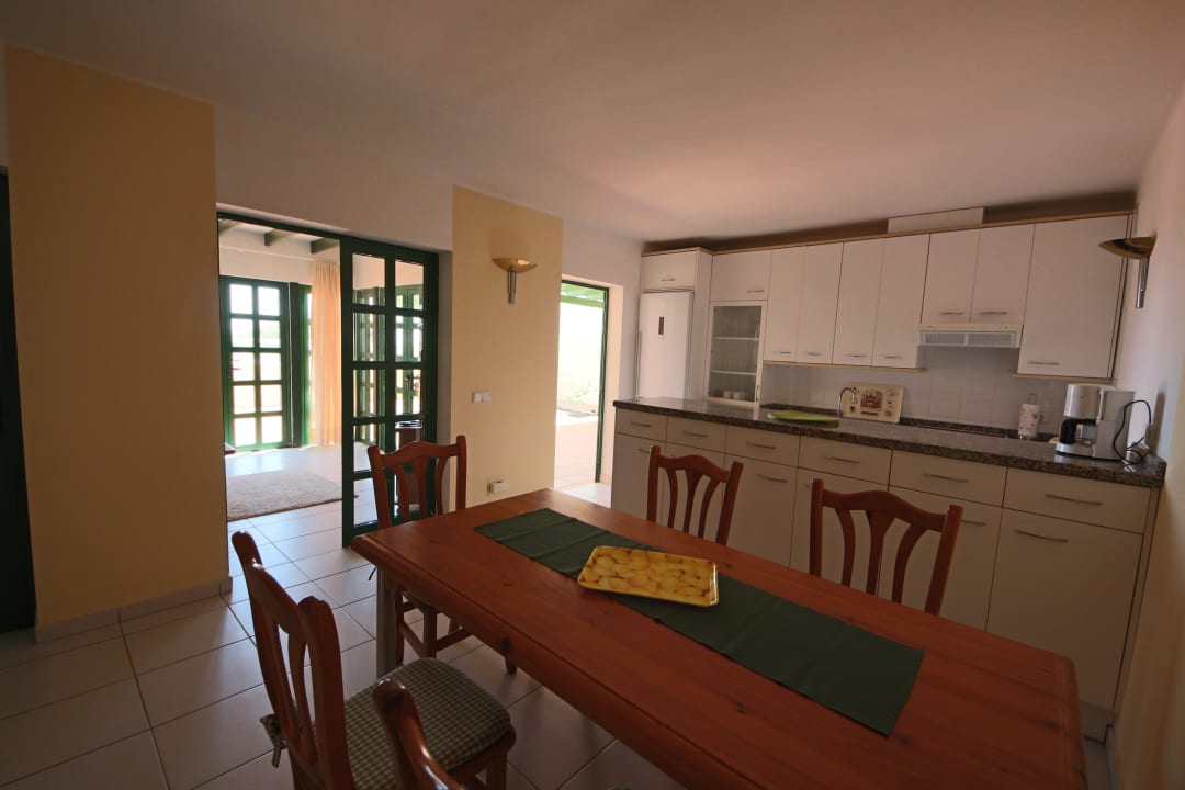 Zimmer IVV.SL Ferienhaus Sargo 6EG