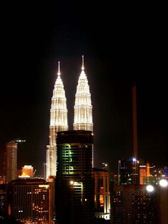 Ausblick aus Schlafzimmer am Abend Sheraton Imperial Kuala Lumpur