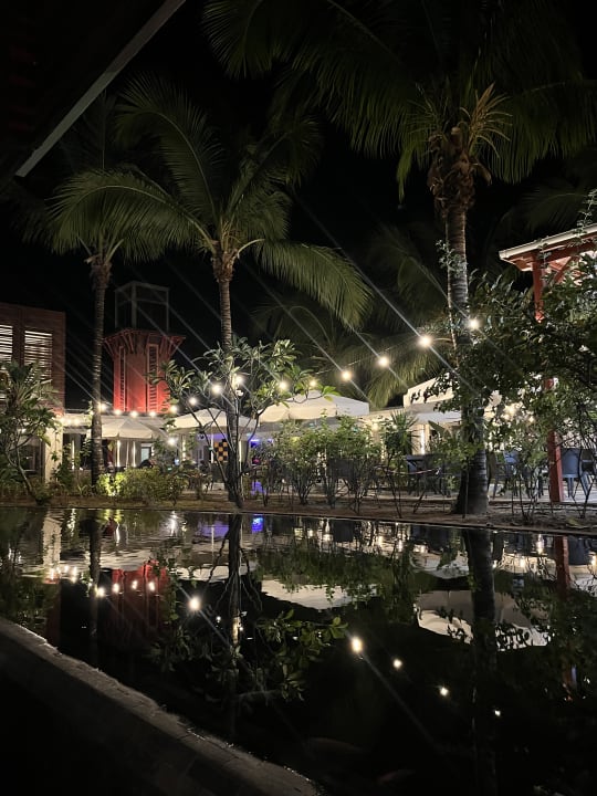 Außenansicht Crystals Beach Resort Belle Mare, a member of Radisson Individuals