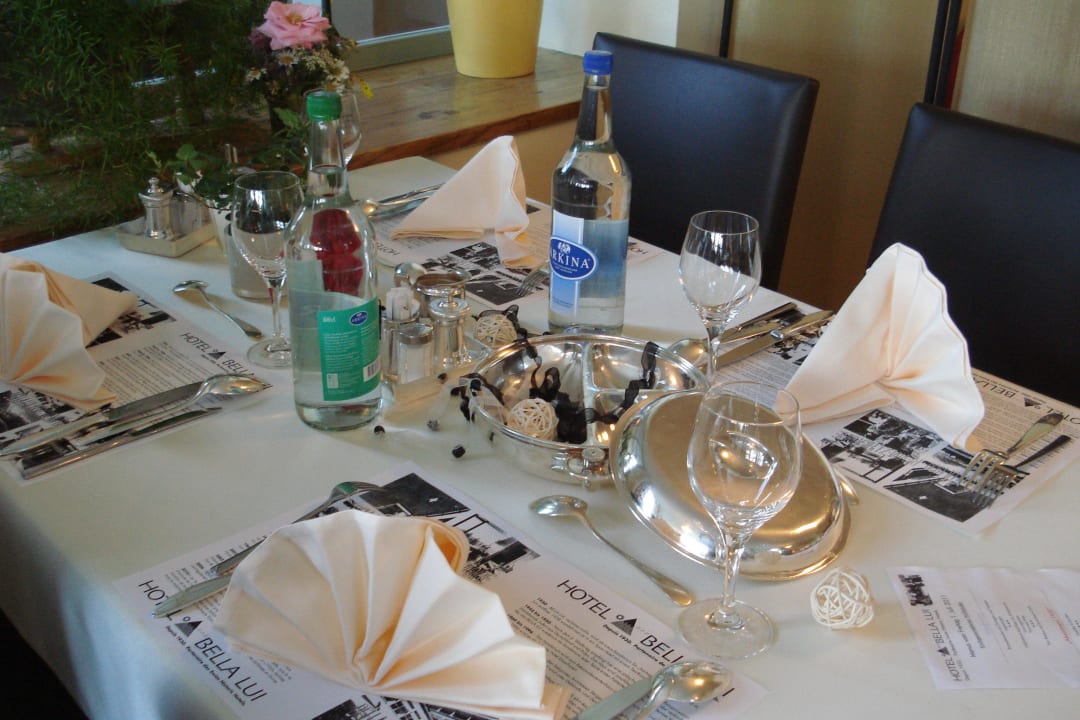 Mit Liebe gedeckt Jugendherberge Crans-Montana