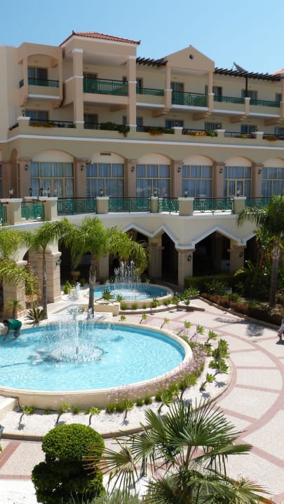 Springbrunnen vor den Restaurants Lindos Princess Beach Resort & Spa