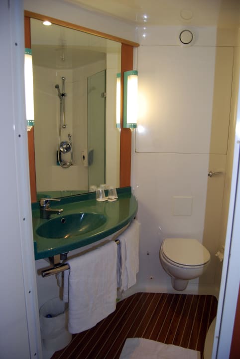 Bad - klein aber zweckmässig Hotel Ibis London Stratford
