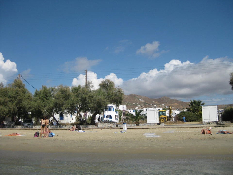 Strand, ca. 30 - 50 m vom Hotel entfernt Naxos Resort Beach Hotel