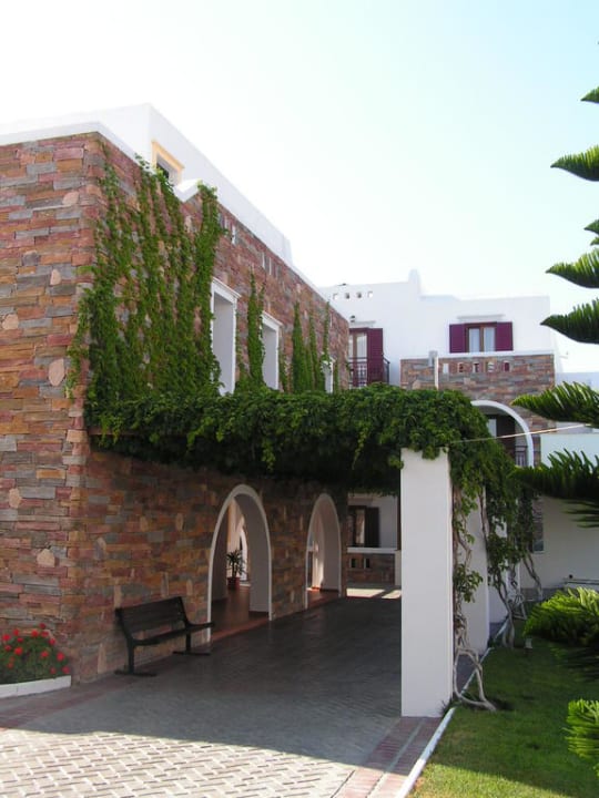 Im Innenhof Naxos Resort Beach Hotel