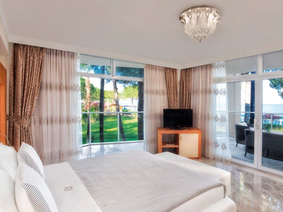 Terrasse Suite Rooms Dobedan World Palace Kemer