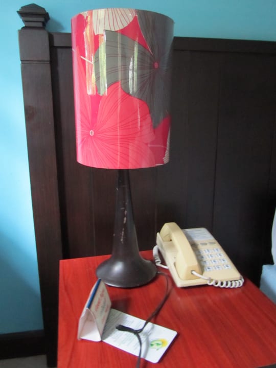 Lampe ohne Schalter (Isolierband zusammengemurkst) The Green Park Resort