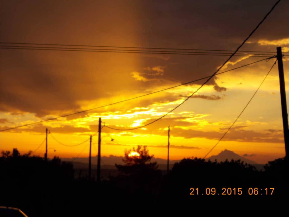 Aussicht am STRAßENRAND am frühen Morgen Istion Club & Spa