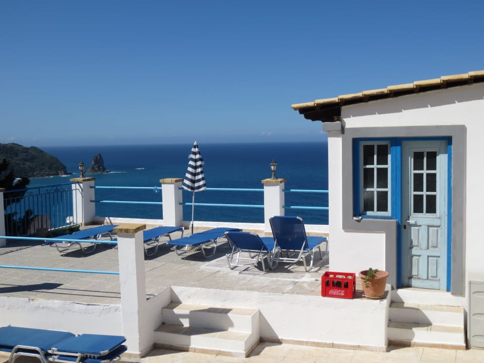 Blick vom Pool aufs Meer Studios & Appartements Belvedere