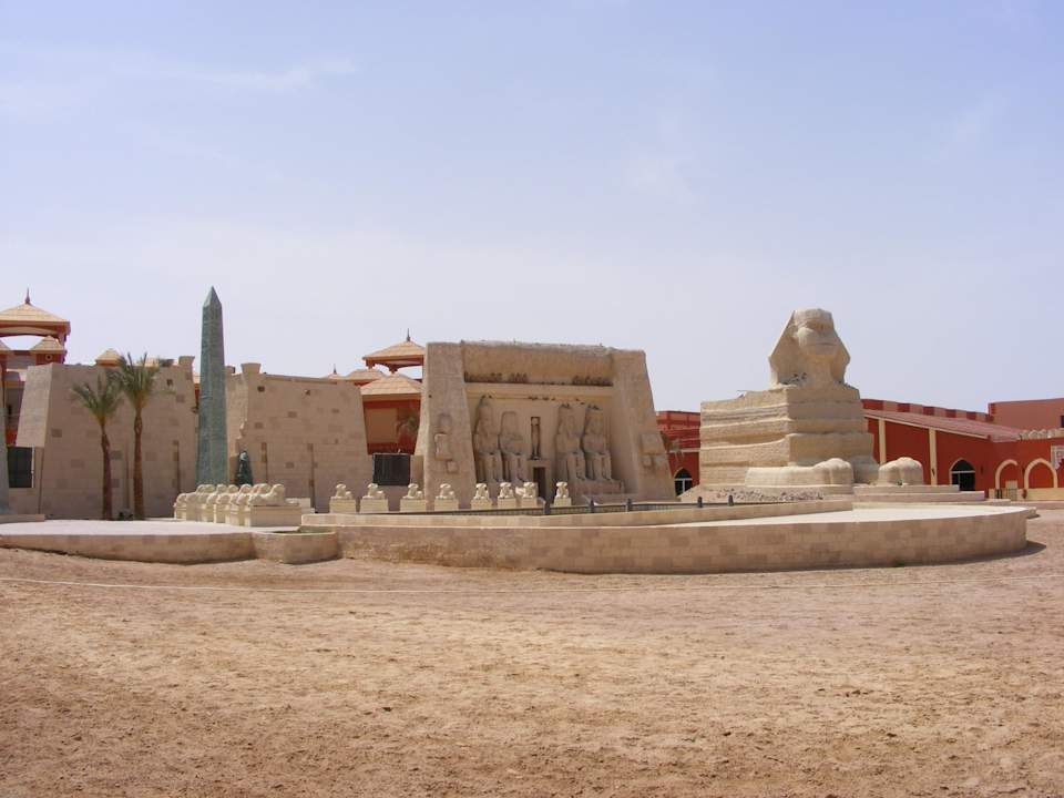 Widok z amfiteatru Pickalbatros Alf Leila Wa Leila Resort - Neverland Hurghada