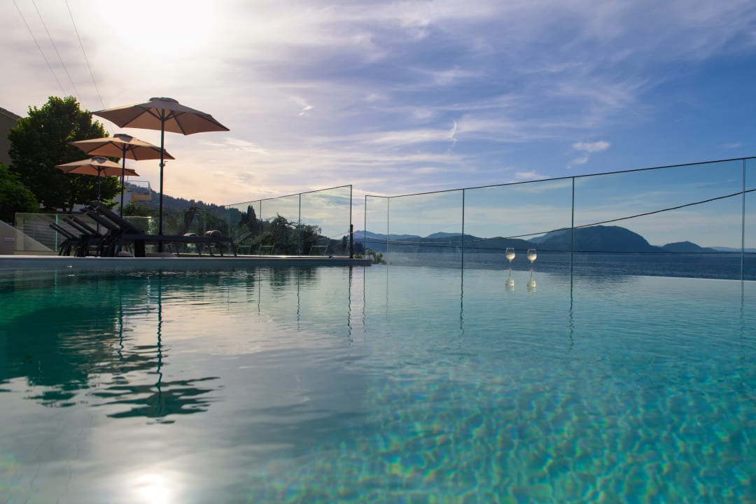 Pool Villa Alexandra