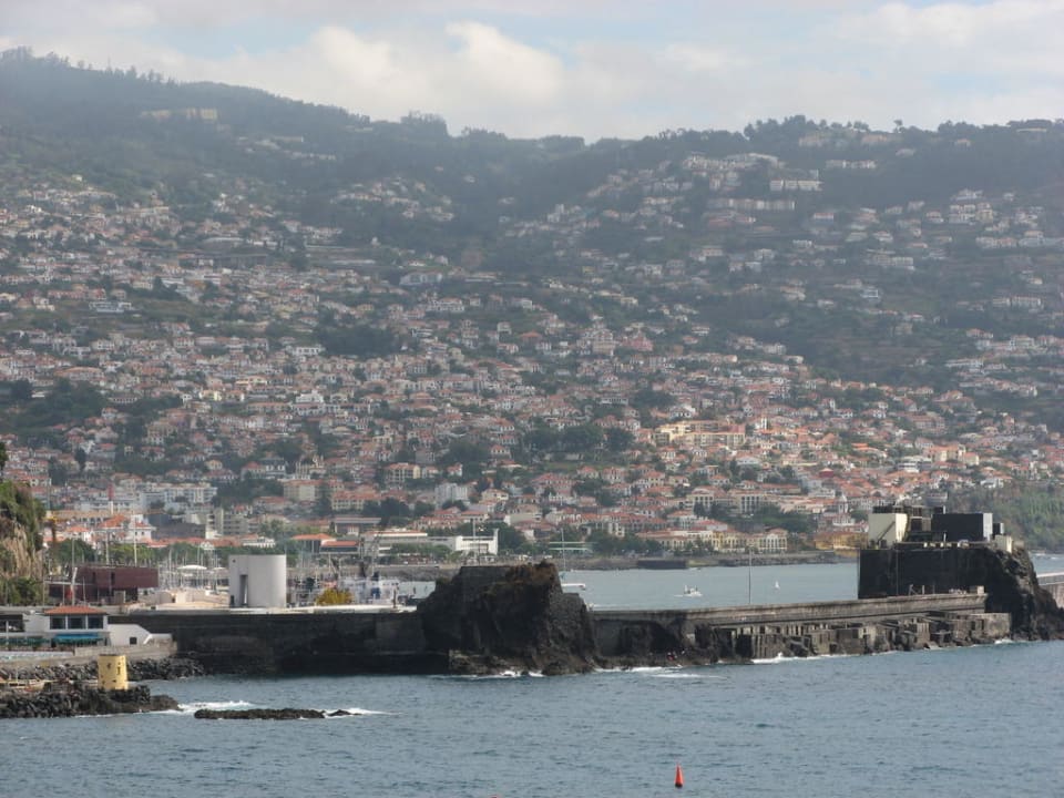 Blick vom Oberen Pool auf den Hafen  Hotel The Cliff Bay (PortoBay)