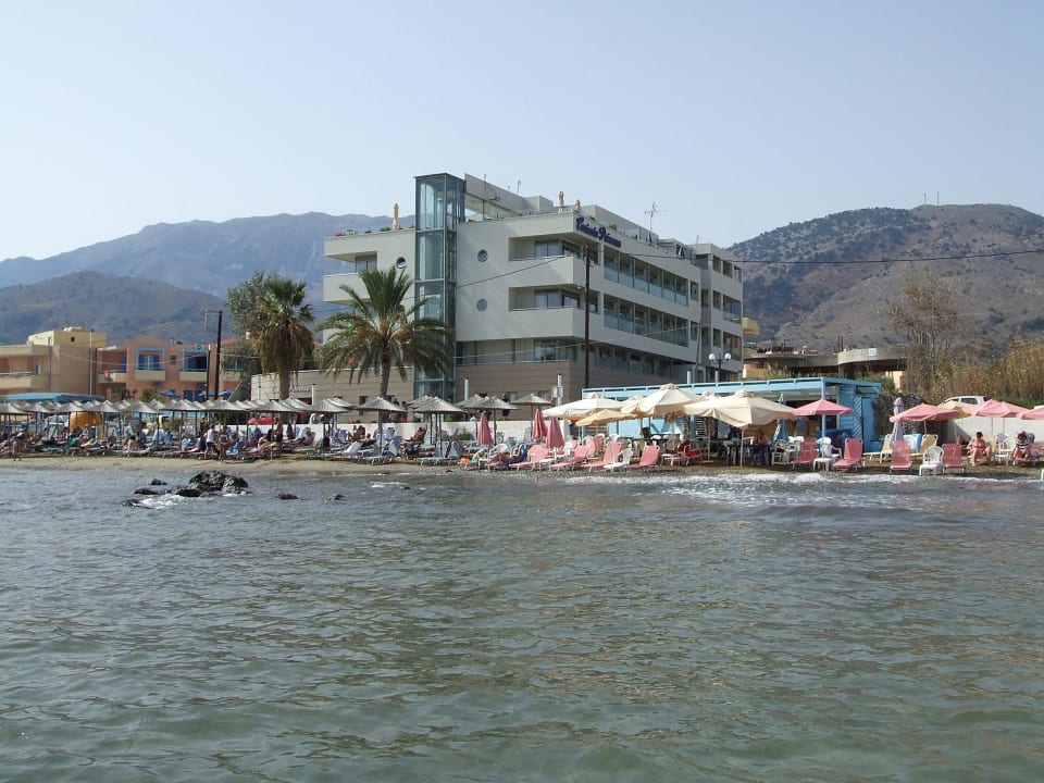 Das Hotel vom Meer aus gesehen  Hotel Corissia Princess