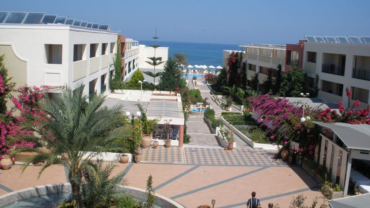 Innerhalb der Anlage Hydramis Palace Beach Resort