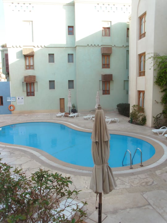 Pool im Innenhof, aus dem Zimmer rausfotografiert Ali Pasha Hotel