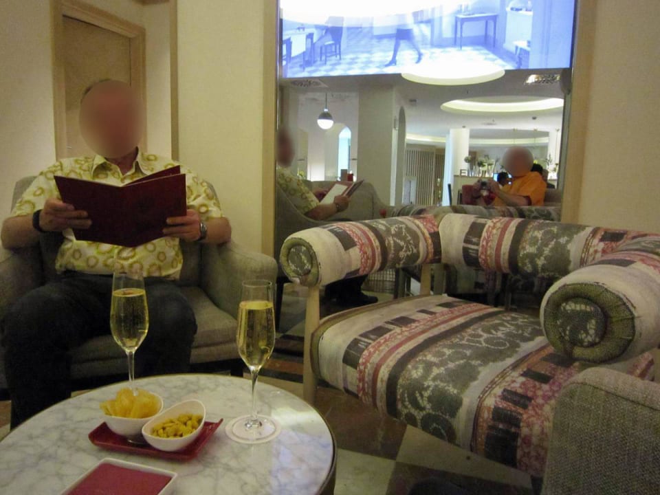 Welcome cavas NH Collection Madrid Paseo del Prado