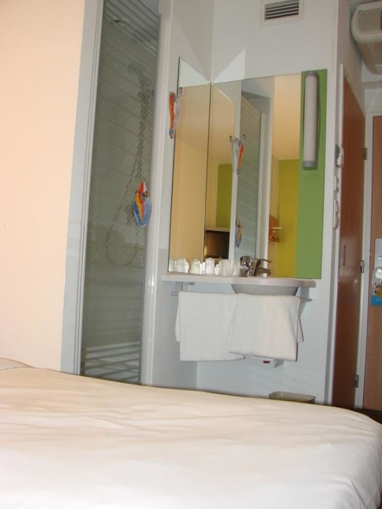 Część łazienkowa ibis budget Hotel Wrocław Stadion