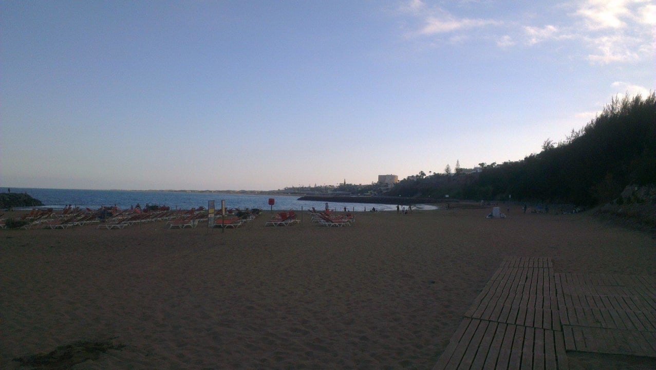 Ausblick auf den direkt gelegenen Hotelstrand Hotel Europalace