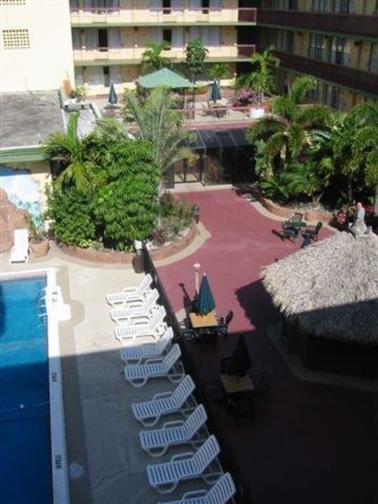 Blick auf die Frühstückslobby Ramada Downtown Hollywood  Hotel