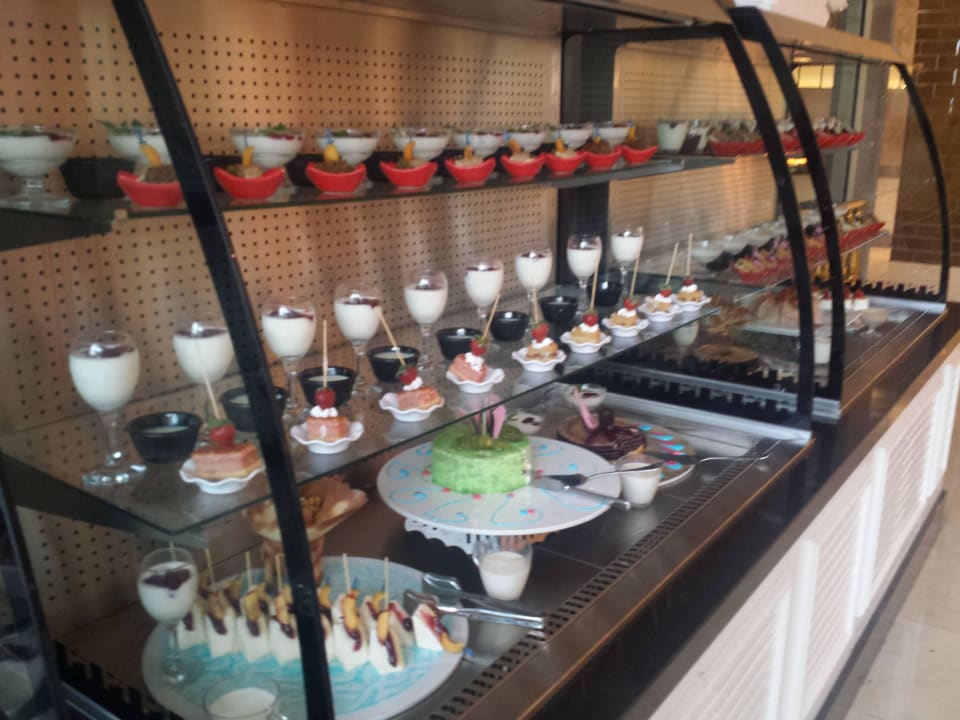 Torten und Pudding Well Palace Side