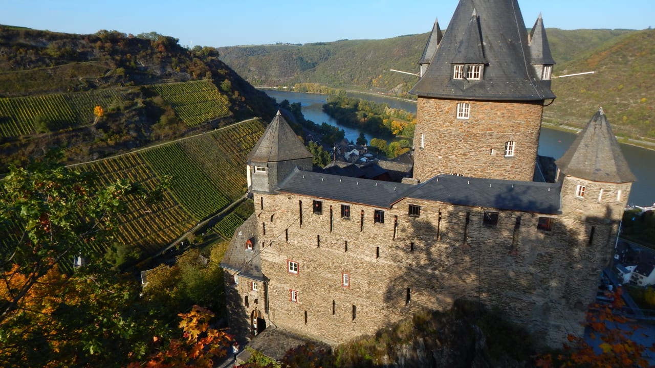 Außenansicht Jugendherberge Burg Stahleck