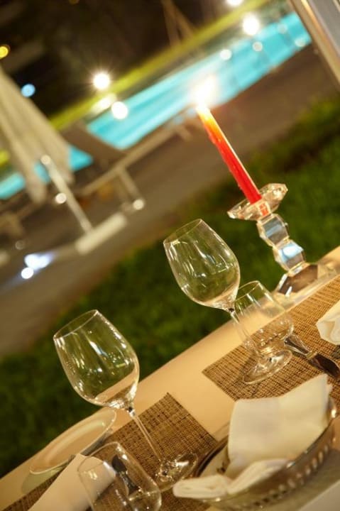 Dinner by the pool / Cena bordo piscina Pisa Tower Plaza