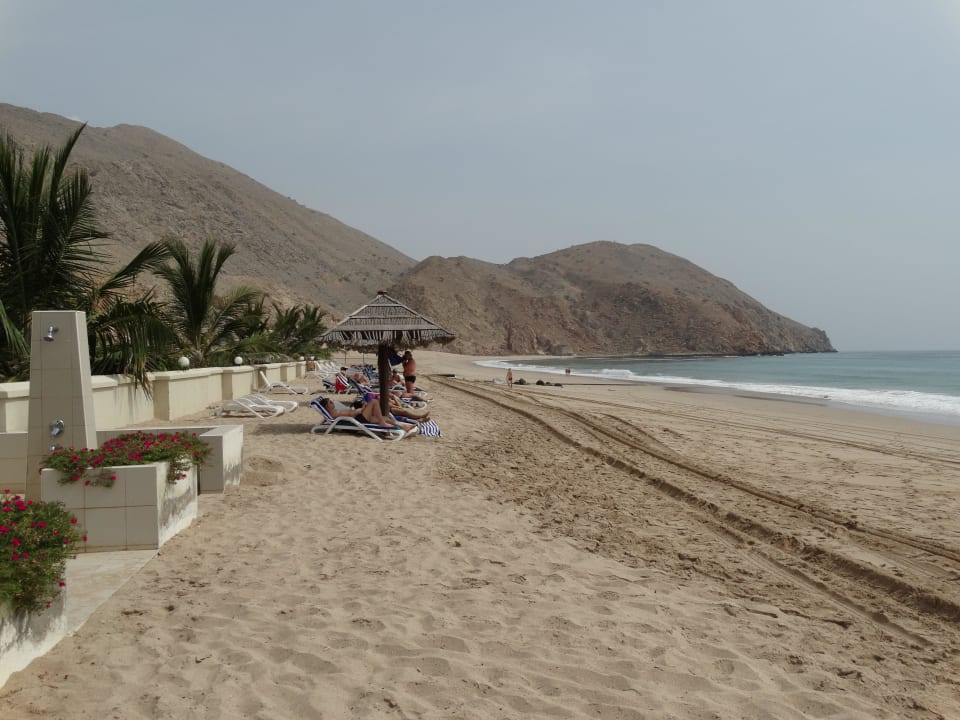 Przy wejsciu Golden Tulip Resort Dibba