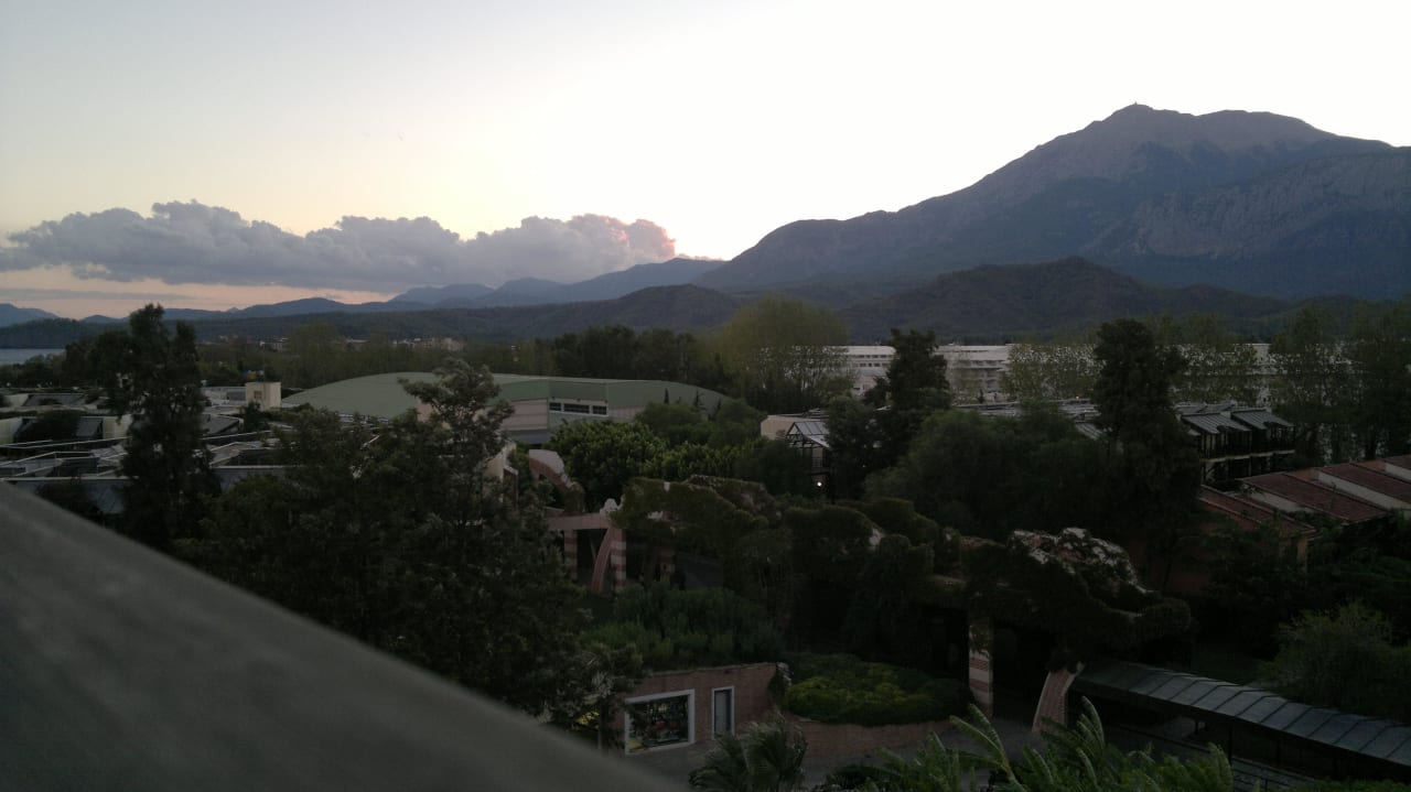 Blick über die Nebengebäude Limak Limra Hotel & Resort