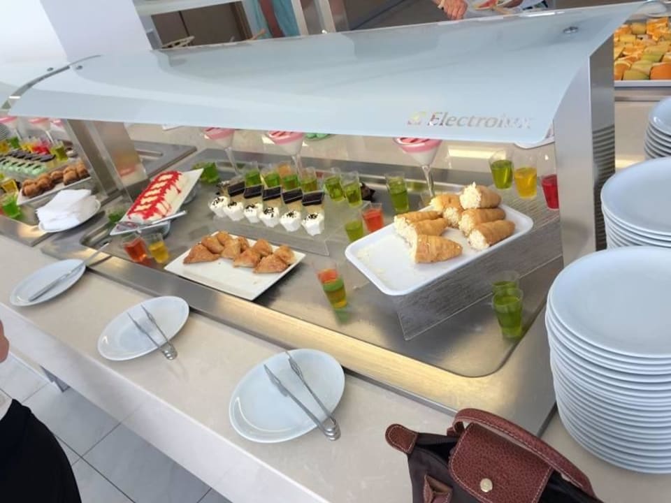 Mittagsbuffet Asterias Beach Resort