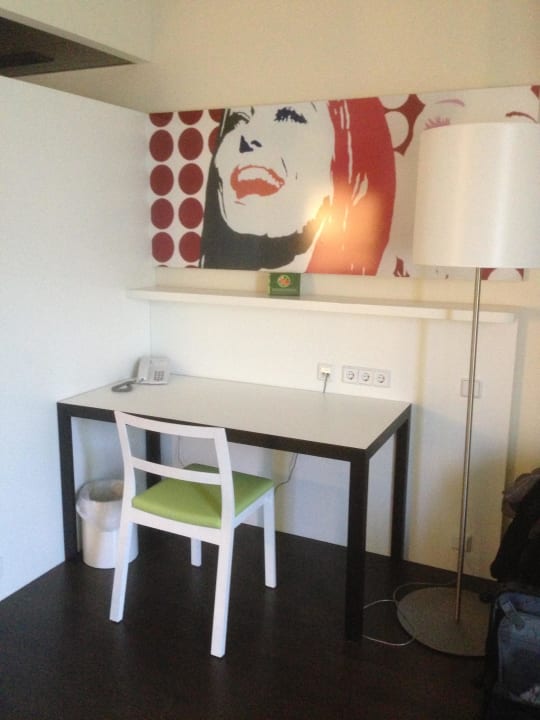 Stylische Möbel  Hotel Harry's Home Linz