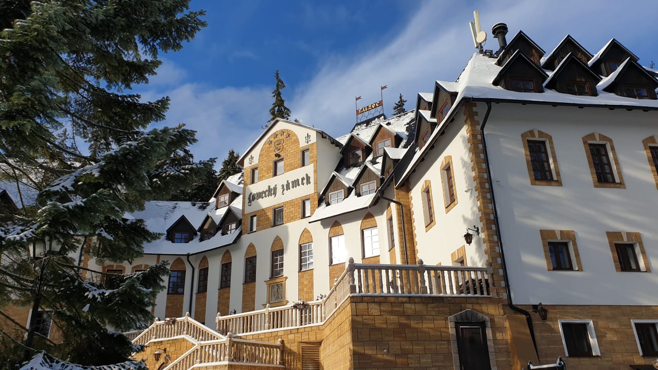 Außenansicht Spa Hotel Zámek Lužec