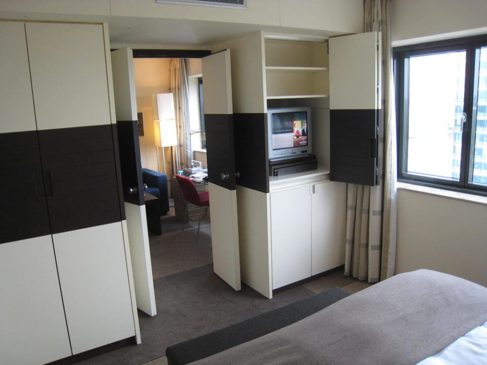 Schlafbereich einer Junior Suite Mövenpick Hotel Amsterdam City Centre