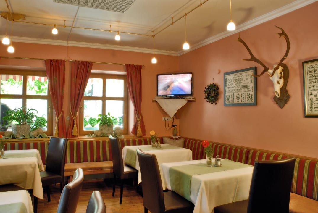 Andreas Stube Das kleine Hotel Ortner