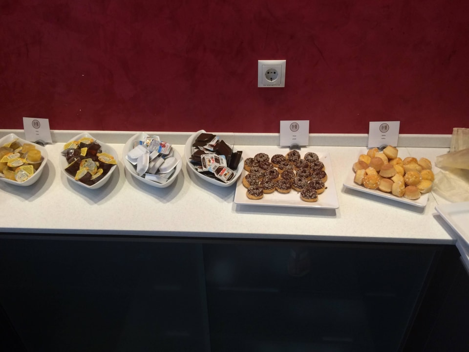 Frühstücksbüffet ACHAT Hotel Dresden Elbufer