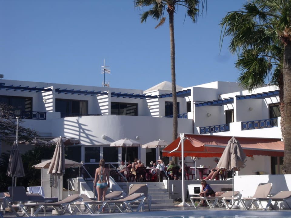 Poolbar an der Appartementanlage Relaxia Olivina