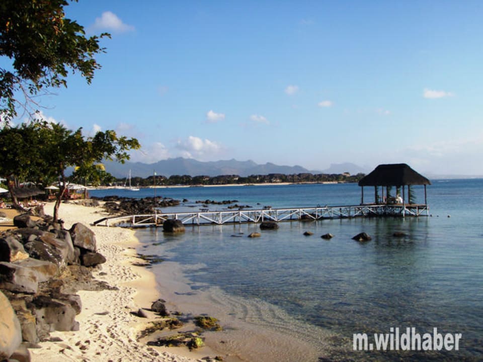 Strand beim Poolbereich Hotel The Oberoi Mauritius