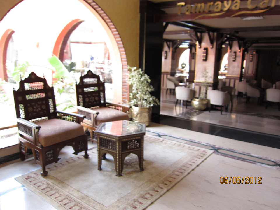 Дворик в лобби Pickalbatros Alf Leila Wa Leila Resort - Neverland Hurghada