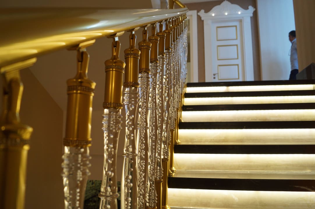 Treppenaufgänge im Haus Azura Deluxe Resort & Spa Hotel