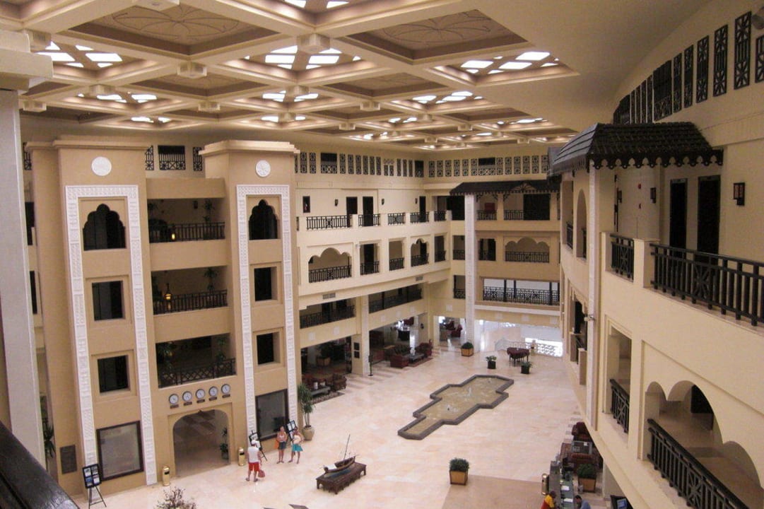 Lobby vom 4.Stock Steigenberger ALDAU Beach Hotel