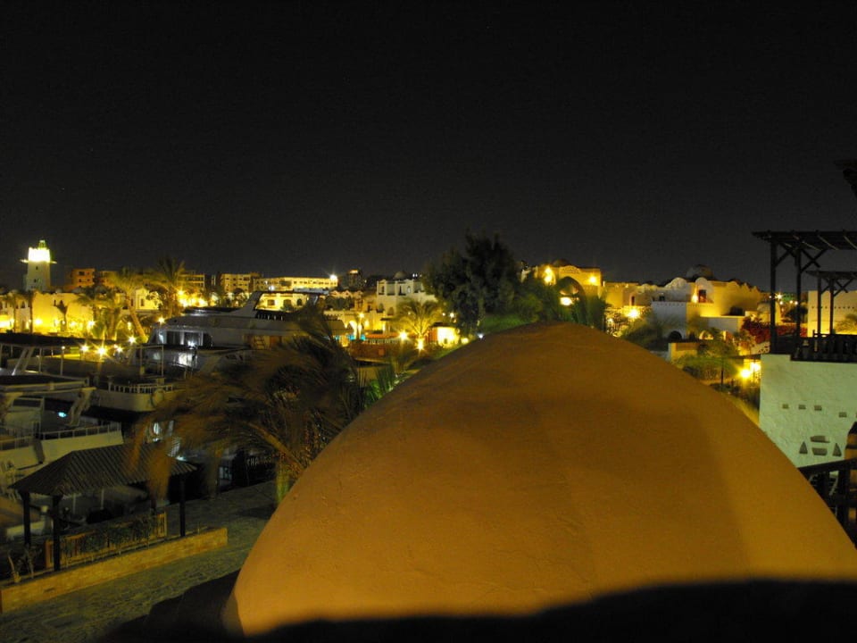 Hotelanlage bei Nacht Arabella Azur Resort