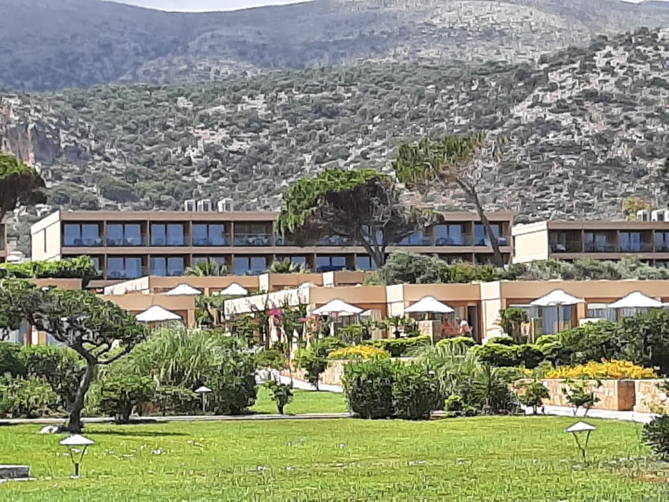 Gartenanlage Kernos Beach Hotel & Bungalows